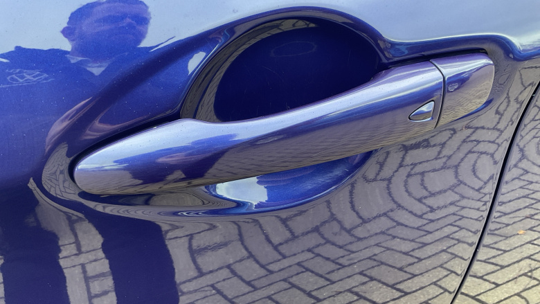 Nissan Qashqai 1.3 DiG-T N-Connecta 5dr Petrol Hatchback